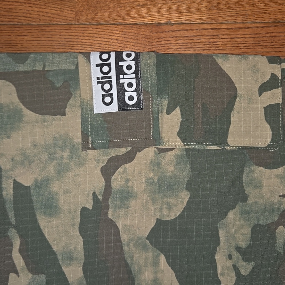 NWT Adidas Camouflage Cargo Track Pants Size XS - Picture 3 of 8